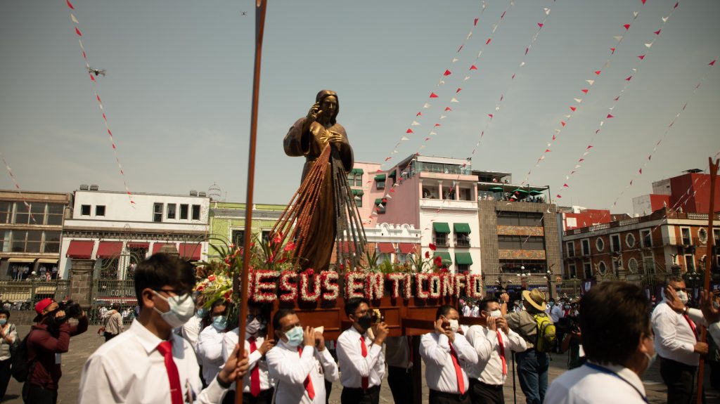 Procession_22_in_You_I_trust_Joshua_Cervantes_Puebla_Mexico